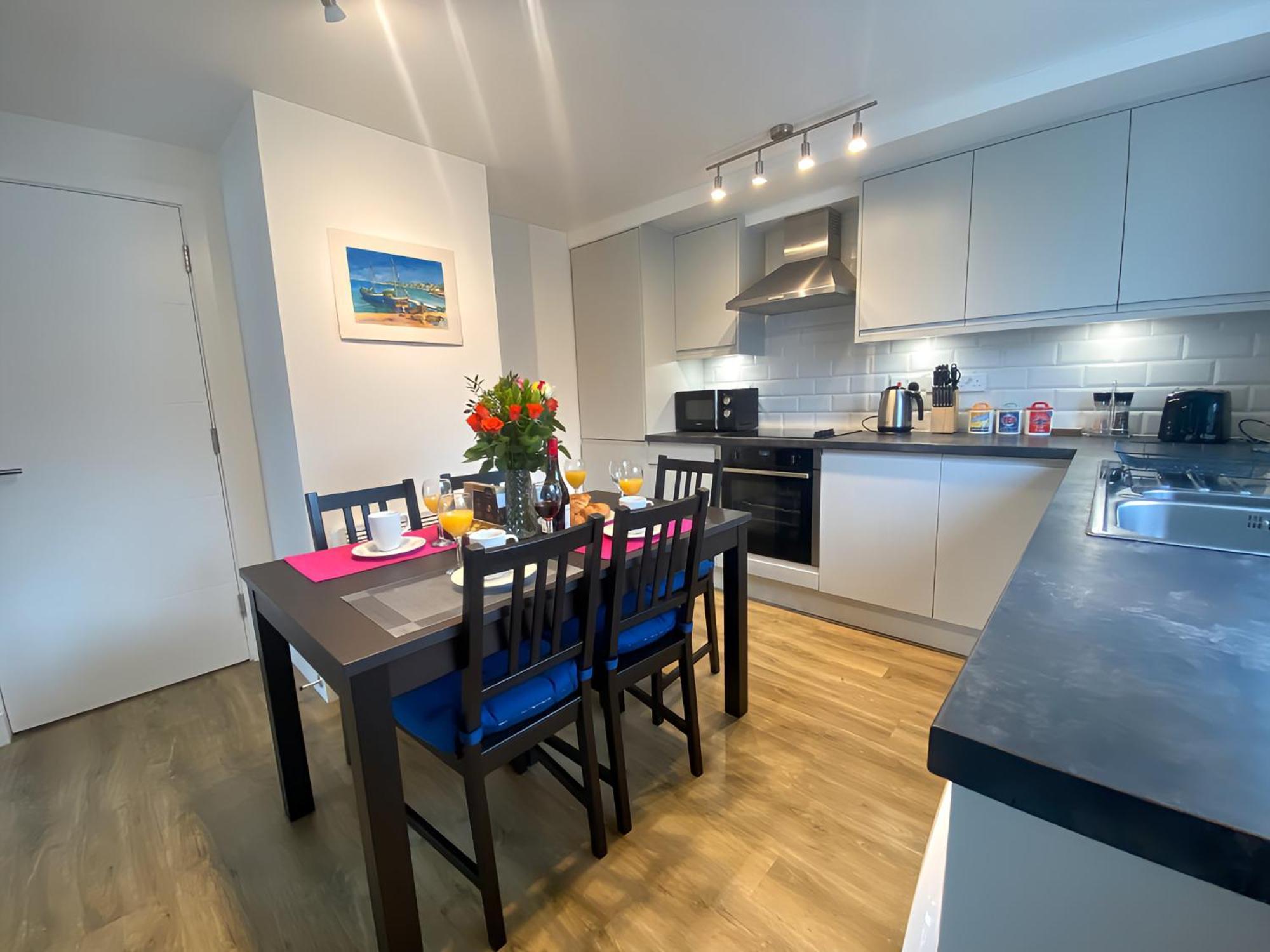 Cambridge Stays Riverside Apart Hotel With 2Br Flats At The City Centre-Parking-Balcony Kültér fotó